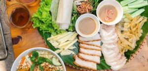 Bánh tráng cuốn thịt heo