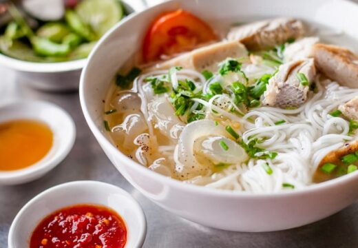 Bún Sứa – Món Ngon Thanh Mát Đậm Chất Biển Nha Trang