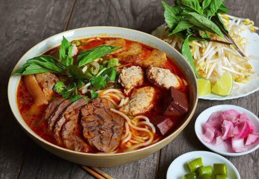 Bún Bò Huế – Linh Hồn Của Ẩm Thực Miền Trung