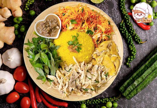 Cơm Gà Hội An – Tinh Hoa Mộc Mạc Giữa Lòng Phố Cổ