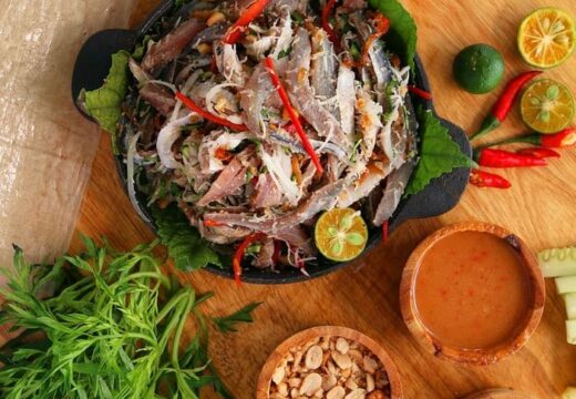 Gỏi Cá Trích – Tinh Hoa Biển Cả Đậm Đà Vị Miền Trung